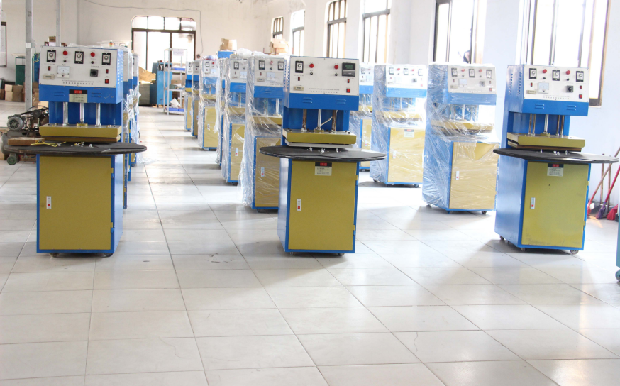 吸塑包裝封口出現(xiàn)了氣泡、皺褶或者變形是什么原因,怎么解決?